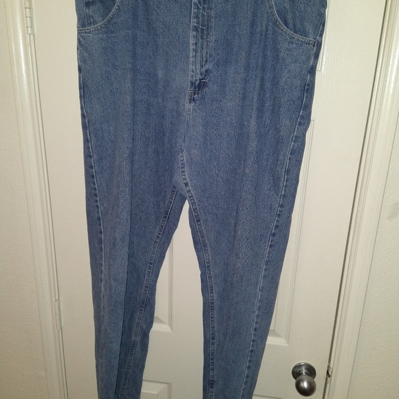 Wrangler Blue Medium Wash Denim Jeans Men's sz 42x34. - Picture 1 of 6